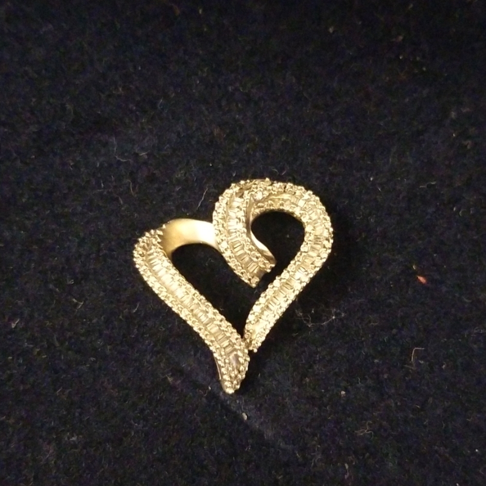 Zales CZ heart pendant